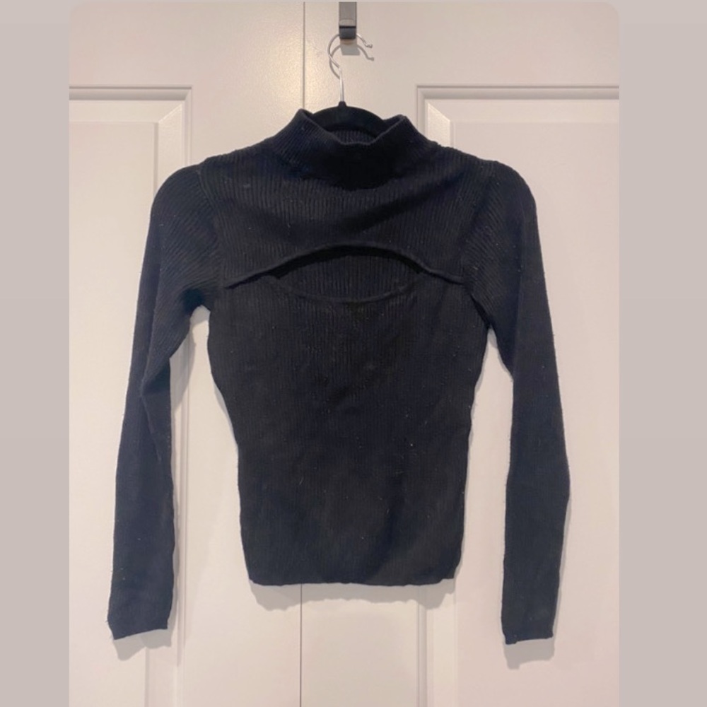 Black Cut Out Long Sleeve Cropped Top